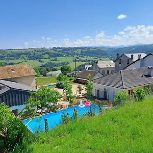 Puy Chavaroche Met Uniek Uitzicht Saint-Cernin (Cantal)
